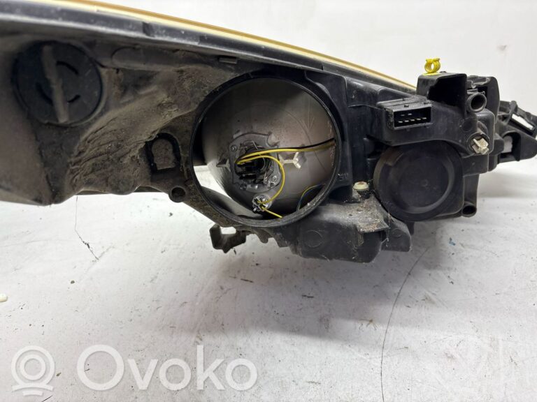 690020f22dec7d0a5fa240e2fde58403-671cb6c9da992df5f2ad9fe5a5830e05_headlight_headlamp