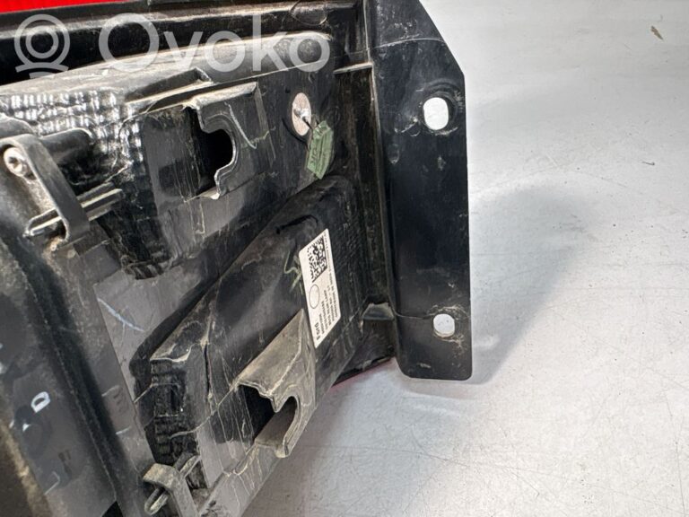 69cca206db0b00428ffe4f012649b779-1c8603db2114486791de9378aa9c1528_rear_tail_lights