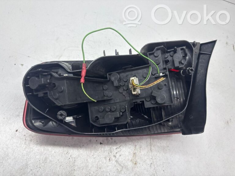 6ad27f3468cfbdb64c8e786c9c4d3ac1-88b4d15252e212d645618d378d1f03c0_rear_tail_lights