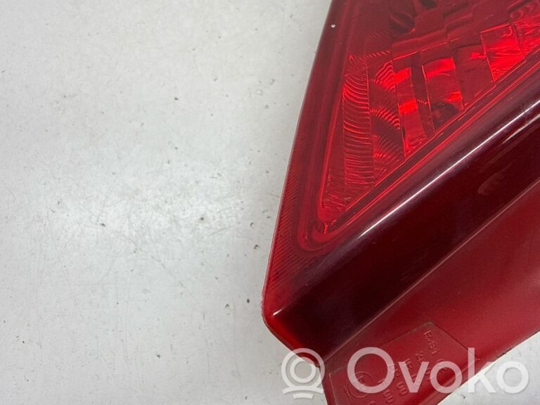 6ad430bf3cc837b8e01916b376b286bb-32e0270897378415cb77e64c6ce44fc7_rear_tail_lights