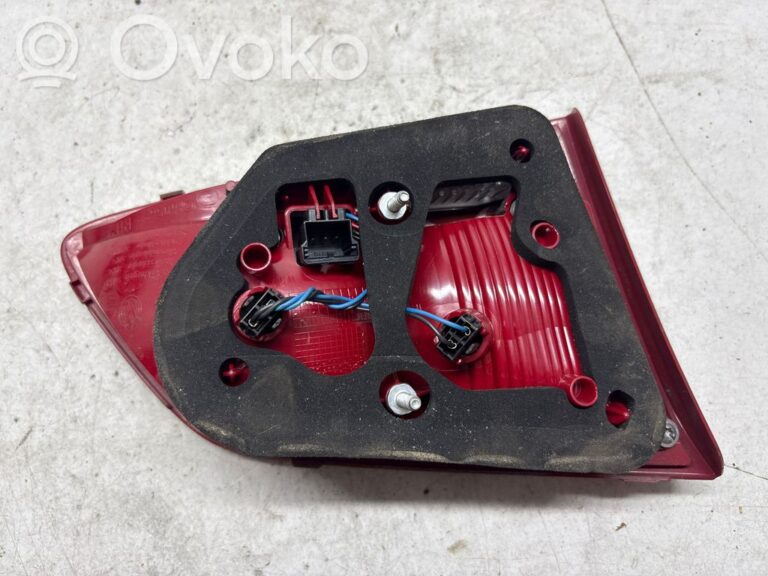 6b27b5471614172dfe684a6e62c08b5e-a20d7d040909010dd7d8c4fb30ded31c_rear_tail_lights