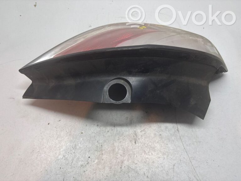 6b9a9d5988cb64d0a4a735a58b202c2e-cda6e0be0c6fa45372115e56155c9da5_rear_tail_lights