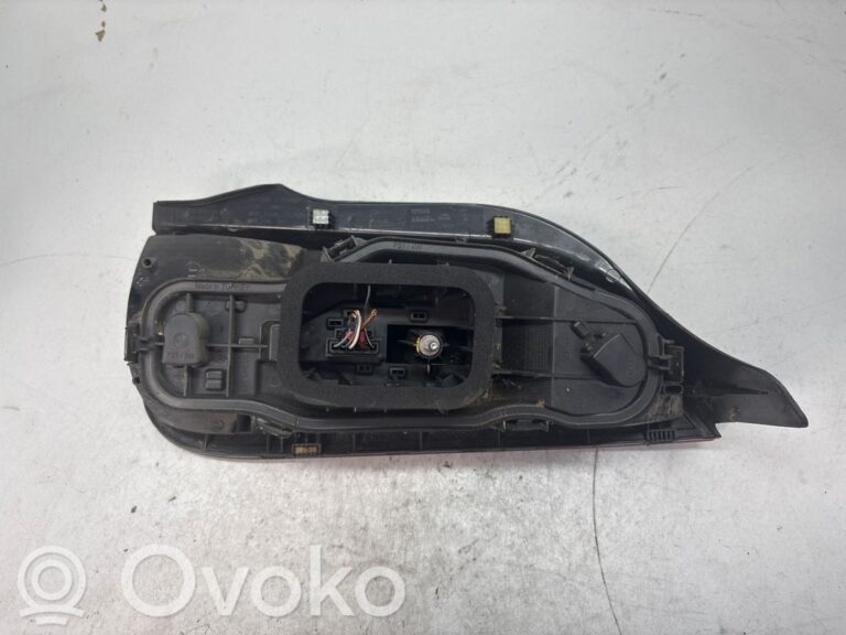 6ce73a64956bf9b218fe6c4558377604-488e1880afa0f0dbd3e890626f9fad3b_rear_tail_lights