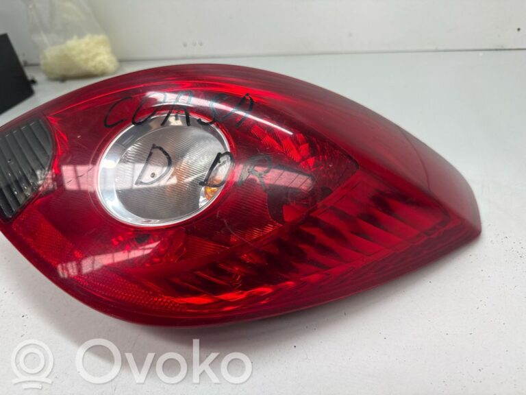 6ce80241397be390acb24f8c316a185e-81d645553468b1bcc2aafe33b57fb78e_rear_tail_lights