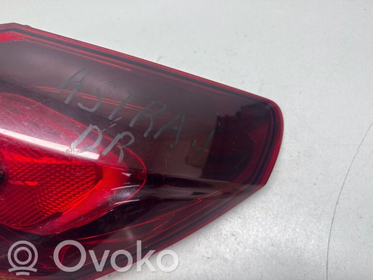 6d084fbe75be37e130b8d917f32a84ce-51576e0fe9965961e8dfb2bbc5ef9c47_rear_tail_lights