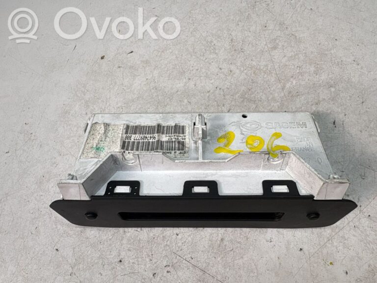6d159a0715cac6f5c1377301e8f40af7-721596f6225cf756a079420d87896cae_screen_display_small_screen