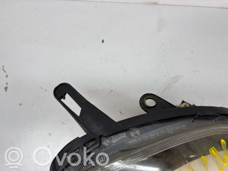 6d99a2464e5d0128d6d68af5e44c6b3a-f935d9e54729848f65f38d70b6d84813_headlight_headlamp
