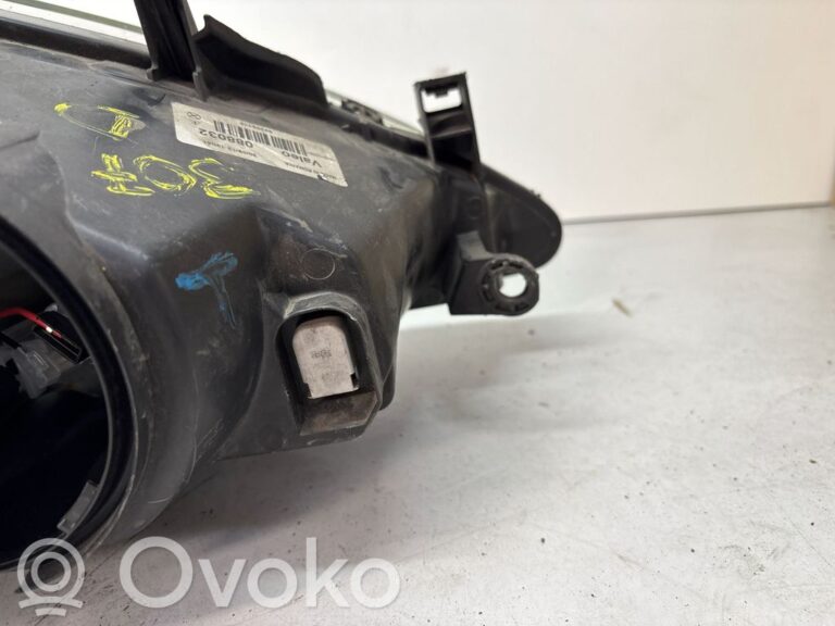 6dd7953d351a4ed125bc8f7c79371610-ee072c0ca93b55292074ce1437628f80_headlight_headlamp