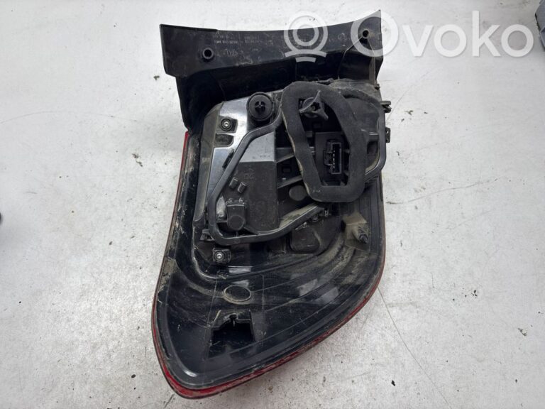 6e91de134ad601fce96d99bda6225ed5-60f285354f4cd84894be2fb202da27ab_rear_tail_lights