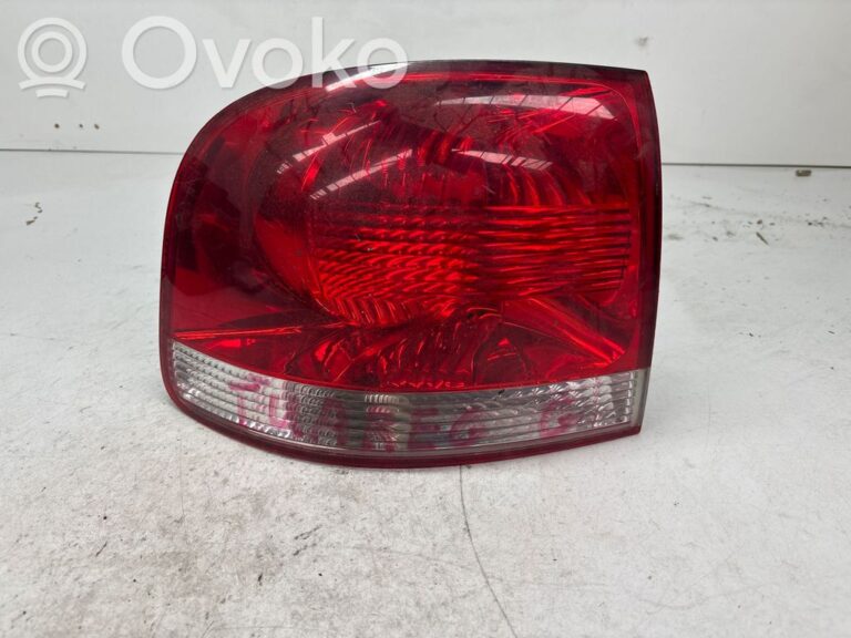 6ff422a1eb3f314db62c430a14677457-6c72ff7f7cd3ad16f5fd5021e9c4e031_tail_light_bulb_cover_holder