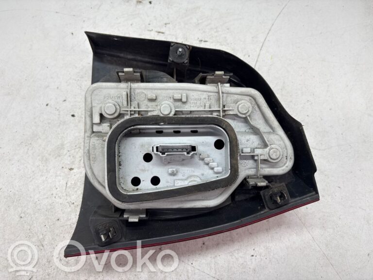 7041dc65ac6f991dc5adb8f4368ad288-8afb4af1a8819f33864e7c86a96c37a0_rear_tail_lights