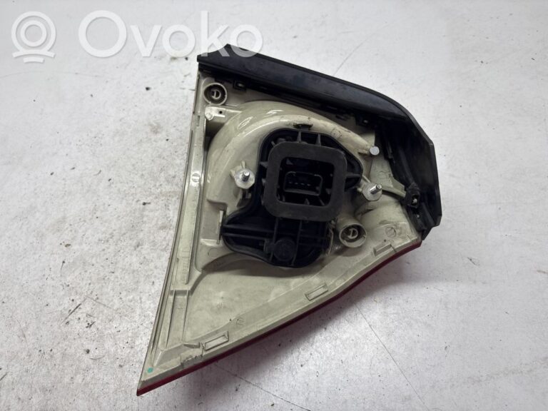 71145f4c8533ff078d4537b82b1f039f-f5cdbfbf3ff2c206dd3f8384f7e828f2_rear_tail_lights