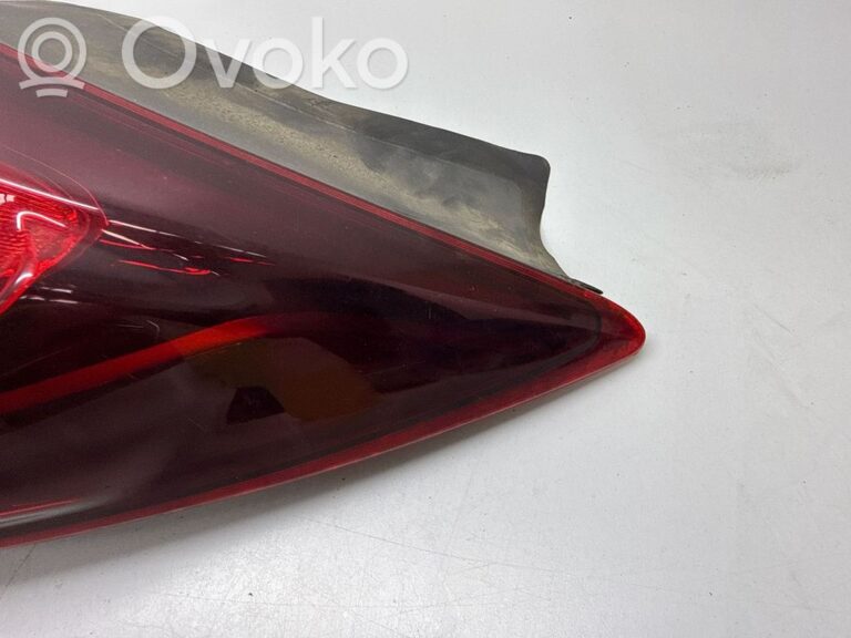 71238a2abebc95f8dfa21b71c031e3ca-2c8b6794e49d8c6b5ba37d4116d47a83_rear_tail_lights