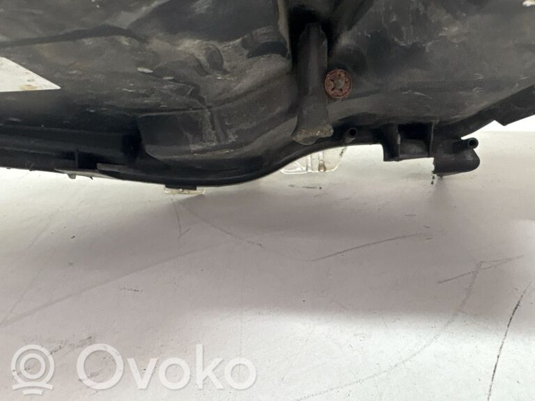 718126f3a500f483b8ab99aed4d228e4-def3ece9662abef3deda0f6dde4a340a_headlight_headlamp
