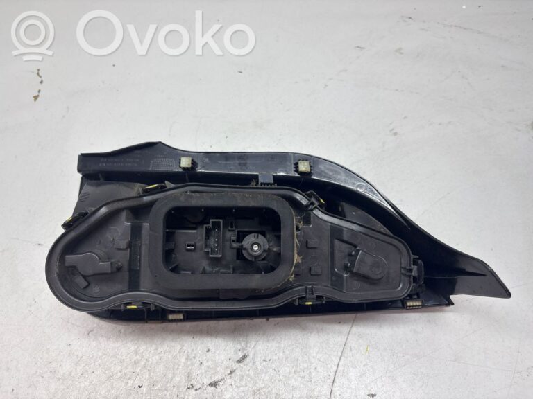 721c5b3b2cf48a22ffe64c31f30f0a72-f7fd07273407d54b19ee1790f2d142ef_rear_tail_lights