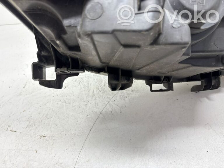 7240c40edf48887d7323345fe7d52043-5a5ab1f8a09efa451a780d5cfaeb85b5_headlight_headlamp
