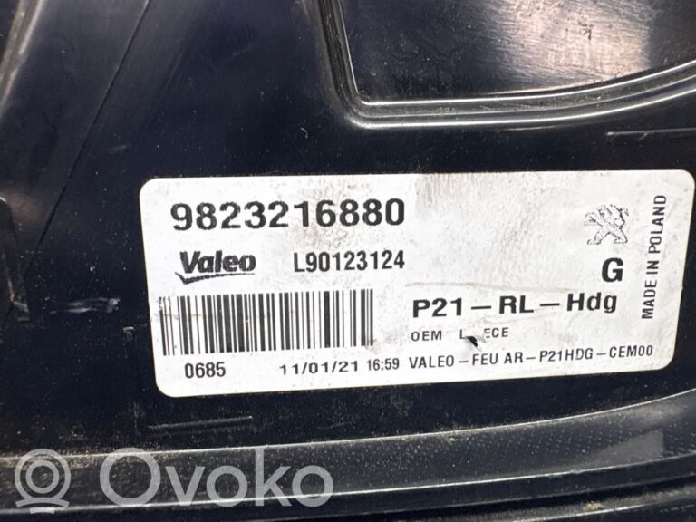 730e5b7b8aff6affaa1b5f995a79c3ef-b11ff63d29a6f3aa07d6aa7587815c33_rear_tail_lights