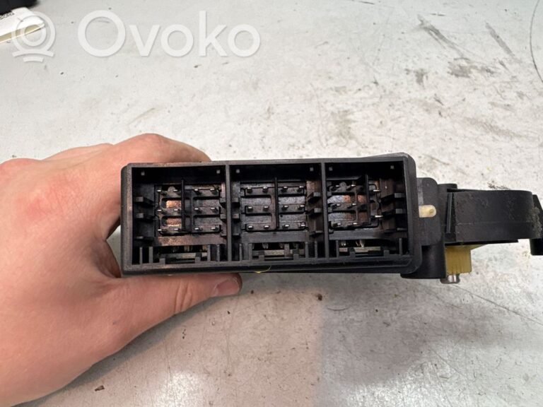 737e6fc098c4cda827b28c5e54693dfa-70562e5bd178682b4c1cba7def71982a_front_door_window_regulator_motor