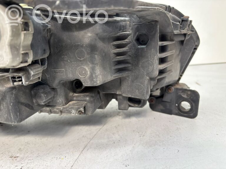 737e7cf49cdc354ad10620cbba7294fb-c5054df9e1f178165c800a9172ab81fd_headlight_headlamp