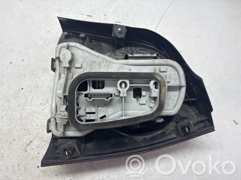 7397b1b832880fb6720b22f5343ffb41-fc3a05a8d0b79fe49e6dfd6f5c78b063_rear_tail_lights