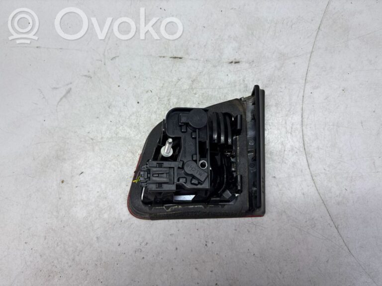 73a5cc5213871fc8c0366af80d112bc1-98178b73644562679072b21199fb12f0_tail_light_bulb_cover_holder