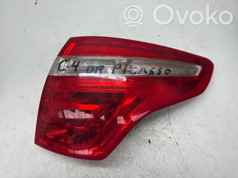 749d8e0e47afd40421de7ddc23bcd393-1715f8af2568a917a1a1fa3a1e94ccfc_rear_tail_lights