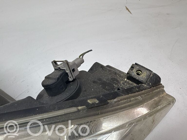75251a3138b5c46275845e18a1114d53-d7704d74c2931e81873f67fe0a5d250f_headlight_headlamp