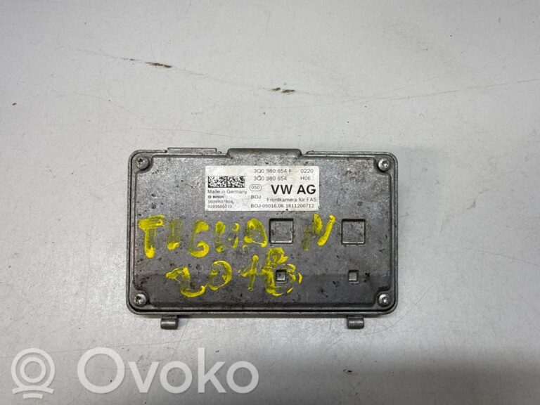 76cec7c13d233c340352d631c6bc6eb9-57a7af071c65bb9c2bd5d31eb7f9ef7d_windshield_windscreen_camera