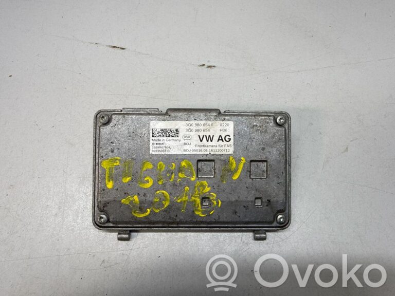 76cec7c13d233c340352d631c6bc6eb9-57a7af071c65bb9c2bd5d31eb7f9ef7d_windshield_windscreen_camera