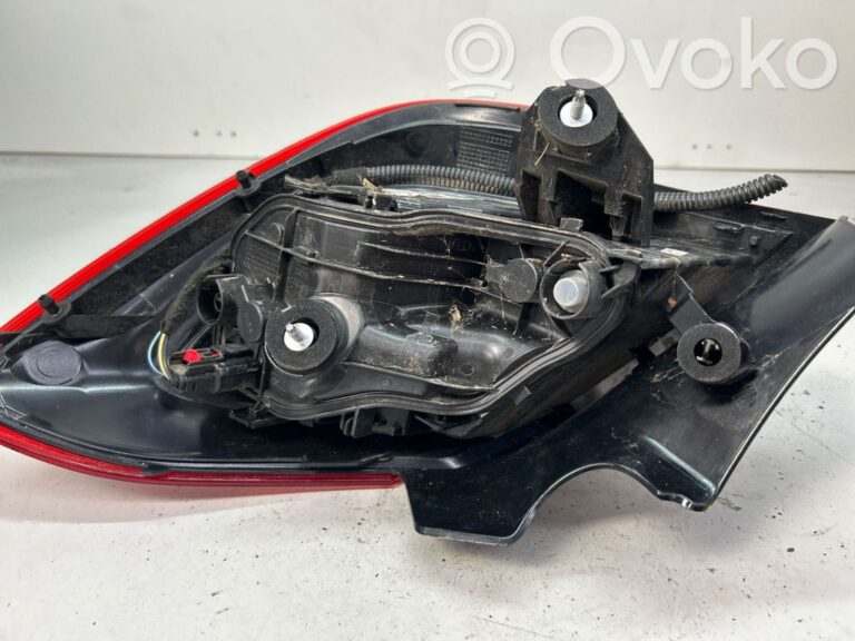 773a002daca30601f42e67285f50c0a0-21412e60a4d09b5727e9debf8d1c0f86_rear_tail_lights