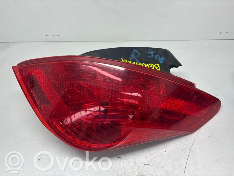 773c1a7b6415748f0a46767976df2b9c-e560fdd6ab46c3d6d7f1318b566c14f1_rear_tail_lights