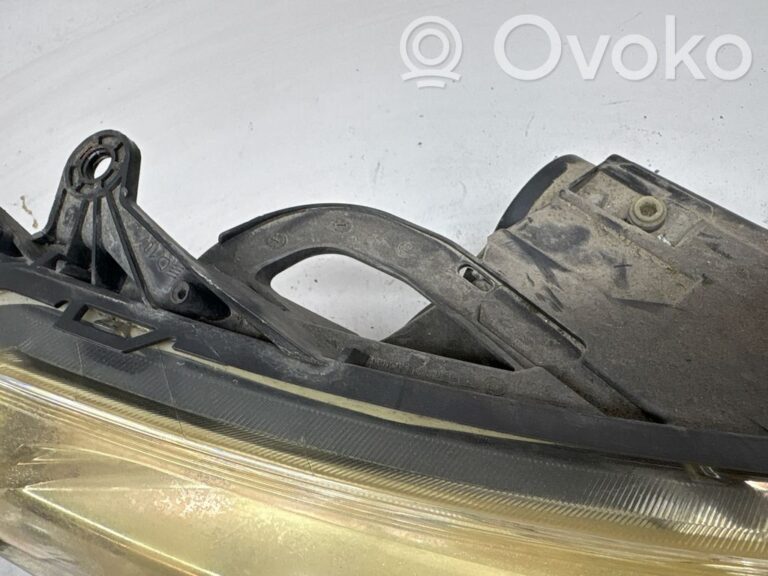 77fd1438d9b3e3e1a5476347e8fdaa54-9d9c39ae091fce3b3540b7cdb9c50795_headlight_headlamp