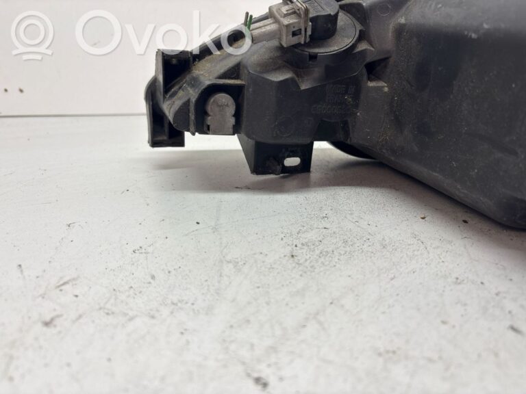 79675501d8c6a434b5a72794a4efe139-995b8586703cba63b9dad55e7fca893c_headlight_headlamp