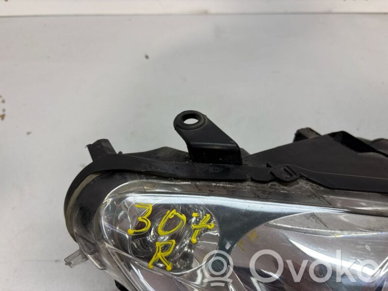 79e1fabc2d65fcb6b364dc46669e3f1e-8dc3bc22f9fa36d49a8023ec3b3a46df_headlight_headlamp