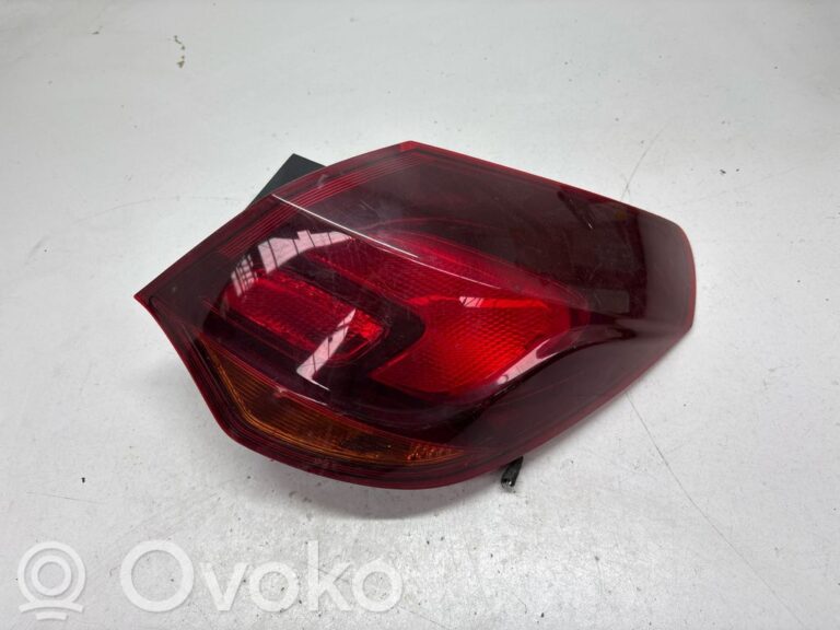7a9c611831184cb60361bd5b15679645-20934cc175d886f1af7fc99cff5ec73f_rear_tail_lights