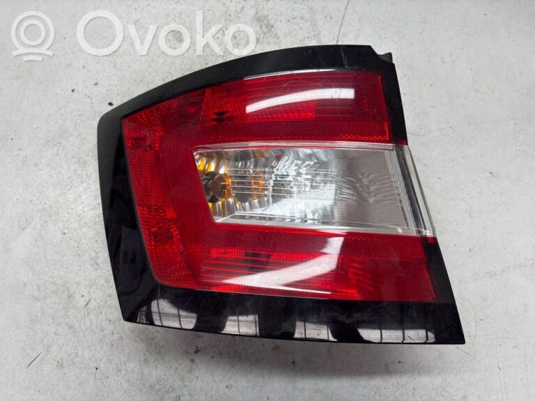 7aebd5c955d7b6b0cbeb0d5788d70bde-4c577d120623b55109907ac80641ceb7_rear_tail_lights