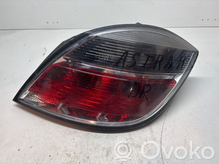 7af26a320dea0afc877bd434d8476e82-fe5760c9a3e401bf7a608b23f6023e9b_rear_tail_lights