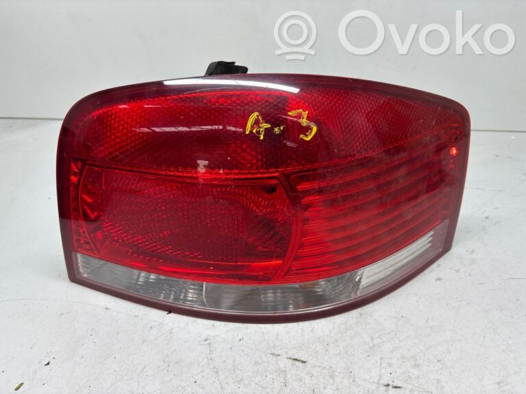 7b3a2ade076b4b446b7d655f20c2d90c-ec4de5fc850fa16c94ef400b391e7cec_rear_tail_lights