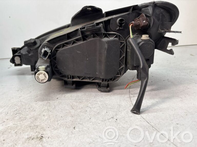 7bdac116c790f802a00b4b3ab6c45ee6-9486f775f55fab6fc76fbcc3aea9307e_headlight_headlamp
