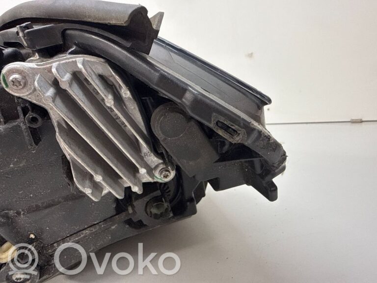 7be0274363c34dc648f47f18efe75cd7-f962566230d68322271b1aa31e6e74f6_headlight_headlamp