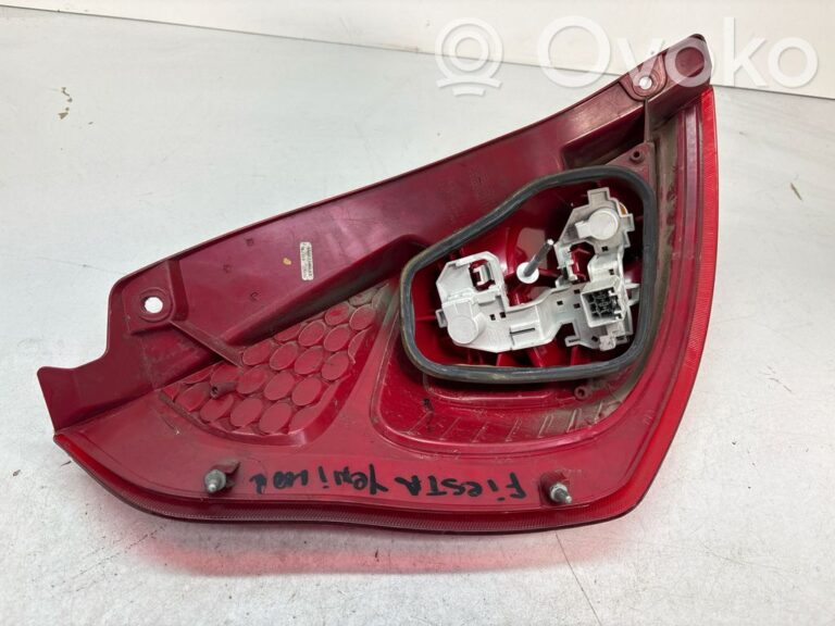 7c21edd6277fa5769d053562d54c3d60-363462609a0d485672eece241cfab27c_rear_tail_lights