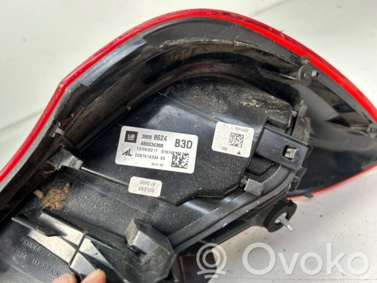 7c7a02e64d86727f394886264901f8d7-c95f0b0834c8f4f56fcf94614f070e2d_rear_tail_lights