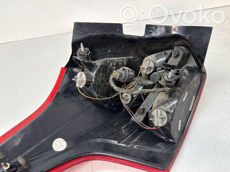 7d3a8896d803bbba1119b0c43bca2e9e-0057f4f30b6b068ca7b227f28c982399_rear_tail_lights