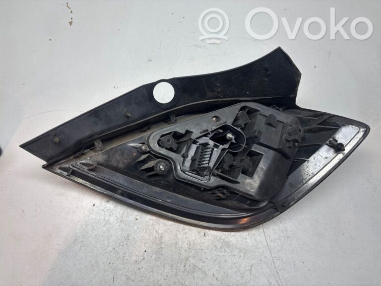 7d9add10976f1ed9d644459817d2b408-532aaa8e1f1a0cff9d9312baa56c5c86_rear_tail_lights