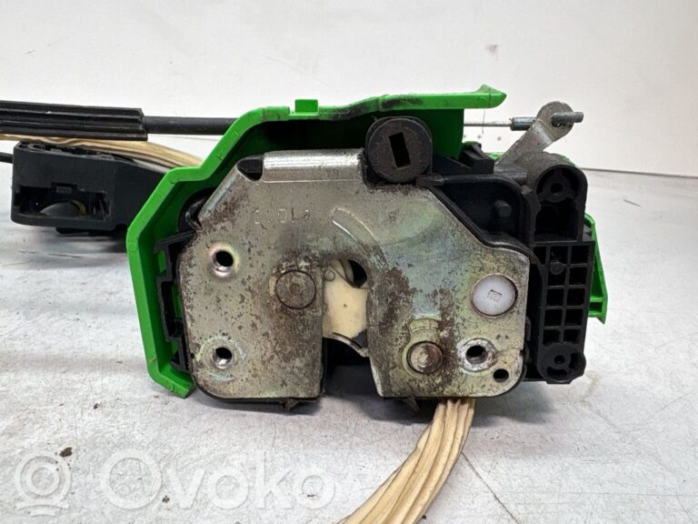 7e787f2e9aa699fe2b8a640bcbb98b65-a345f489b2cae057bd66c07753138ec9_front_door_exterior_handle
