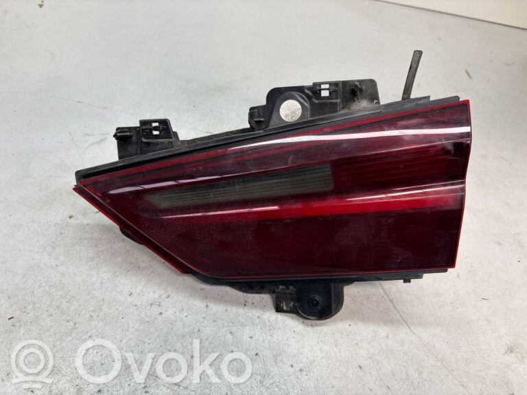 7eb4b18a774b66420d43cf38256cf2af-2b52efe31facbe2da2f1e7576e562b38_rear_tail_lights