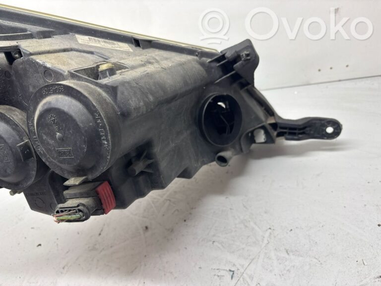 7eb75ac850f0b063c591f4925199ec64-91071f03ce2cf05603dcb8cca4c7dae8_headlight_headlamp
