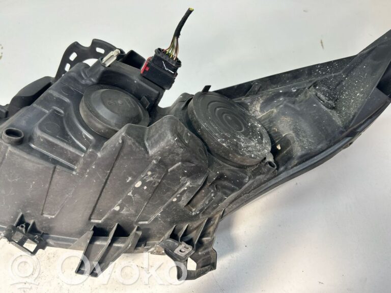 7f46b2c330c35e5c5c61faff0e656081-c1de8ed4e3c93c575c4aed6959af0598_headlight_headlamp