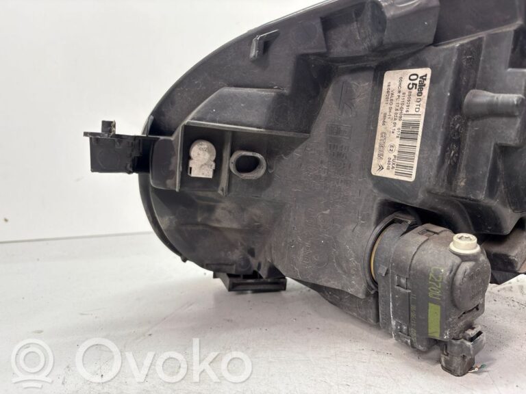 7f8f72c8efce8e7429eda6603df80750-d8a0e39c0b2d6672f20f0dd035f33a71_headlight_headlamp