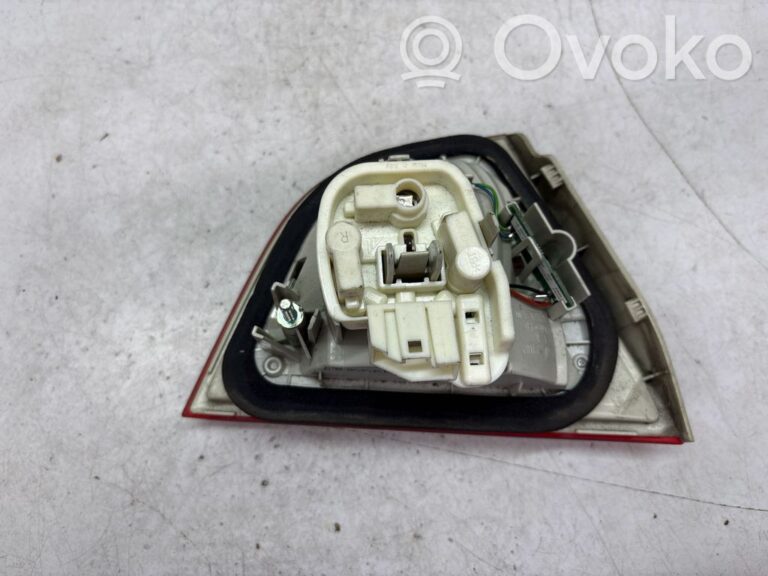 7f8fc686f390d991c38233c3f786fc56-05f7a86b3cedfcc5368acb68676b678a_tailgate_rear_tail_lights